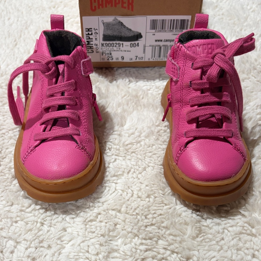 Camper Kids Brutus Boot in Pink with Gum bottom Size 9